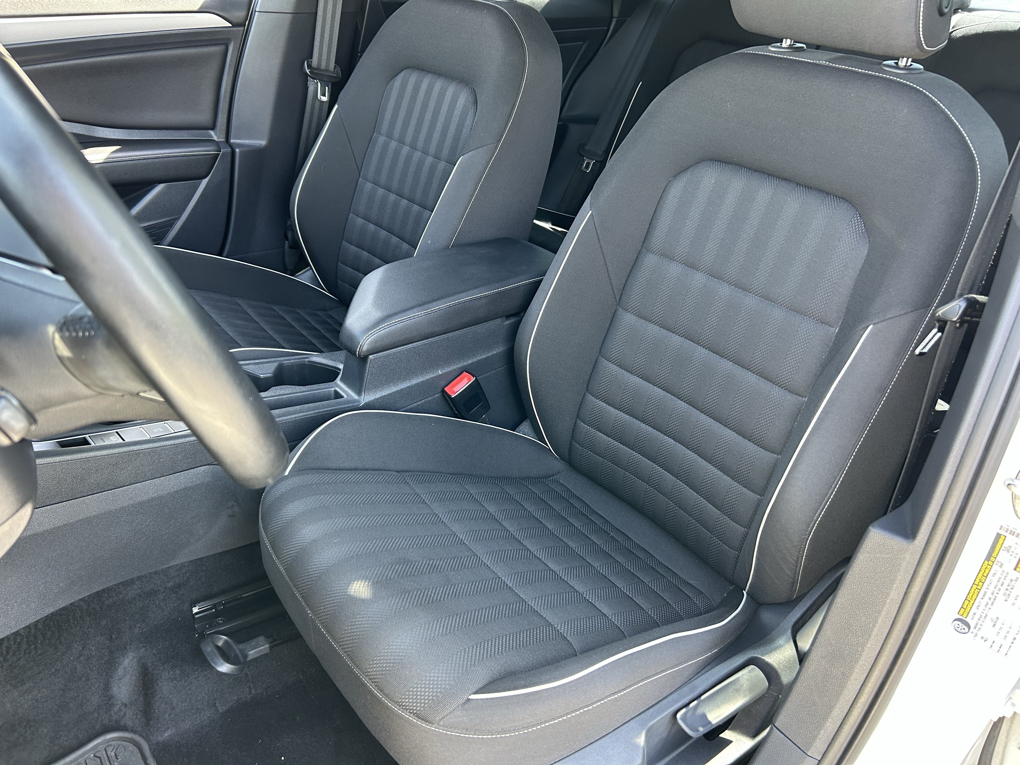 Certified 2022 Volkswagen Jetta Sport FWD image 18