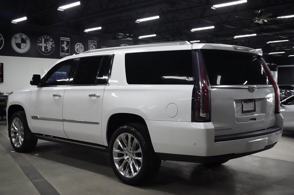 Used 2018 Cadillac Escalade ESV Premium Luxury AWD/4WD image 3