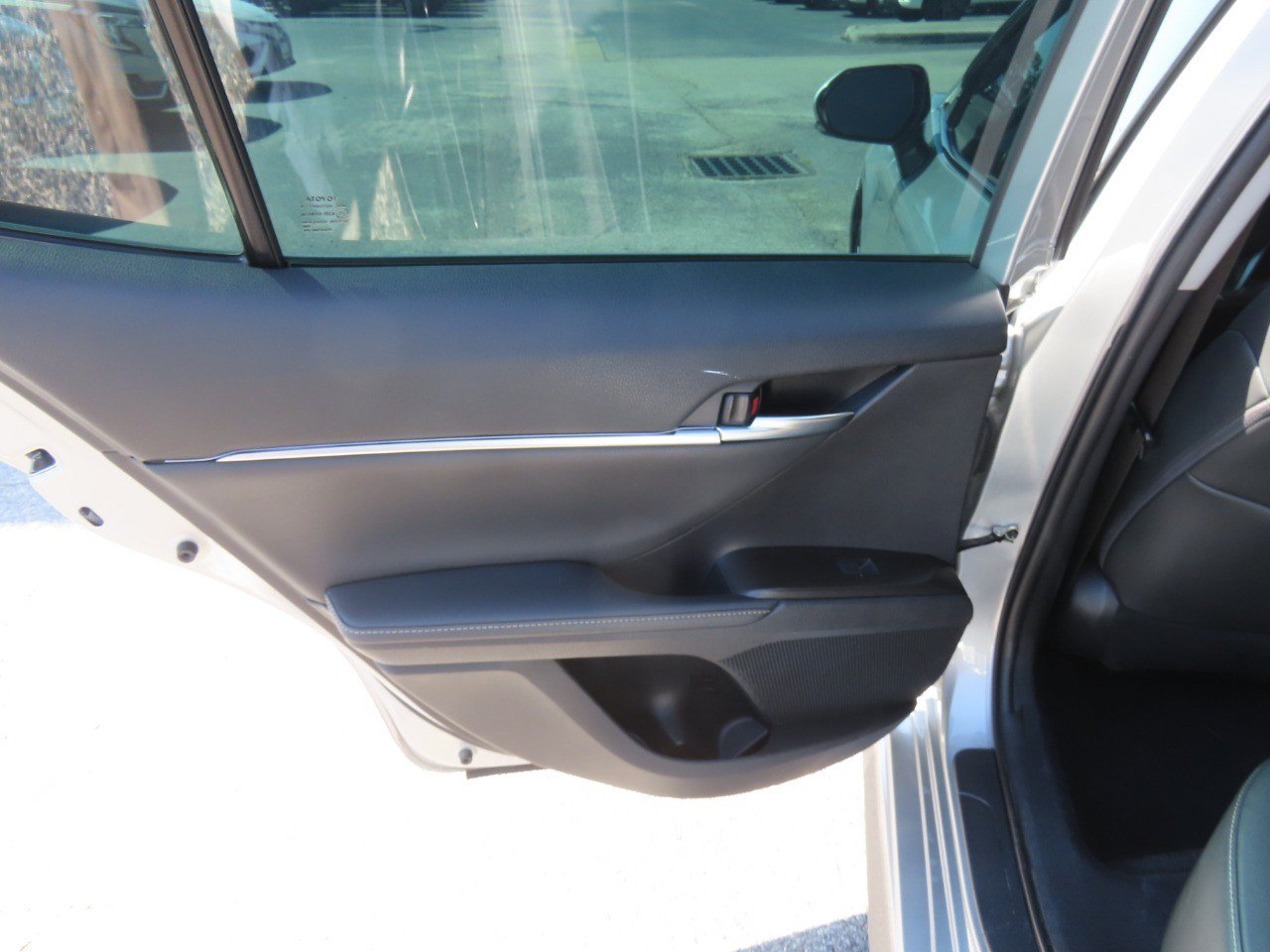 Used 2021 Toyota Camry XSE FWD image 18