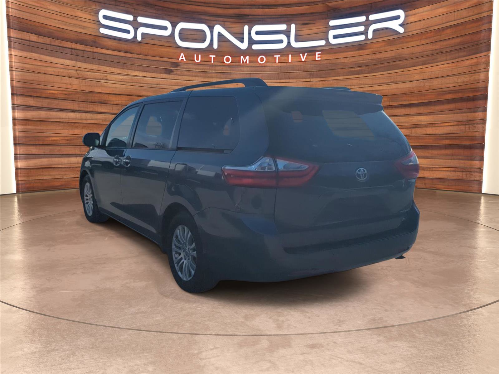 Used 2016 Toyota Sienna XLE Premium w/ Outdoor Package image 3