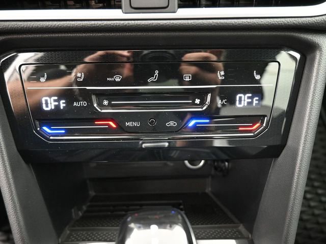 New 2026 Volkswagen Taos SEL image 32