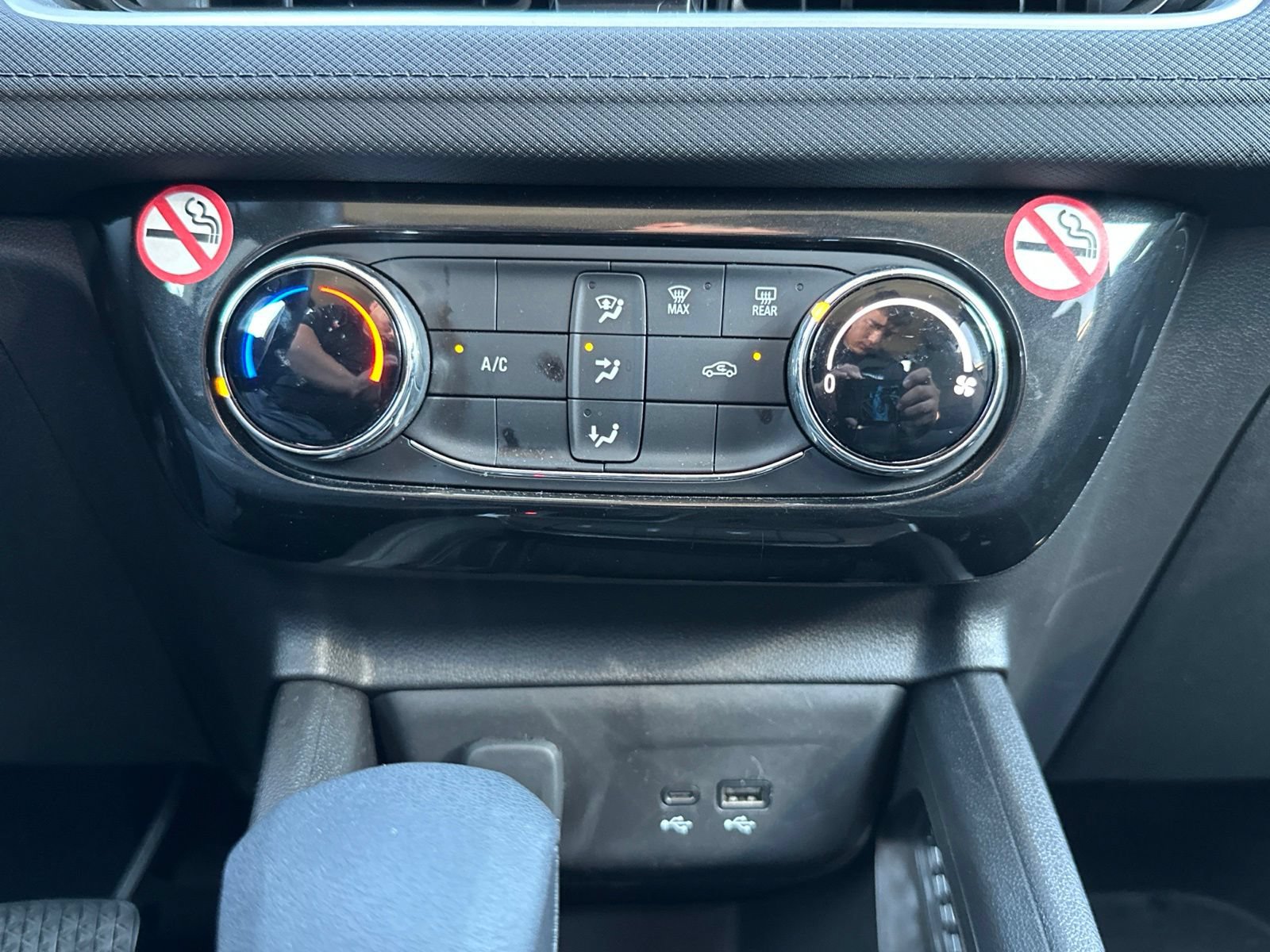 Used 2025 Chevrolet TrailBlazer LT FWD image 12