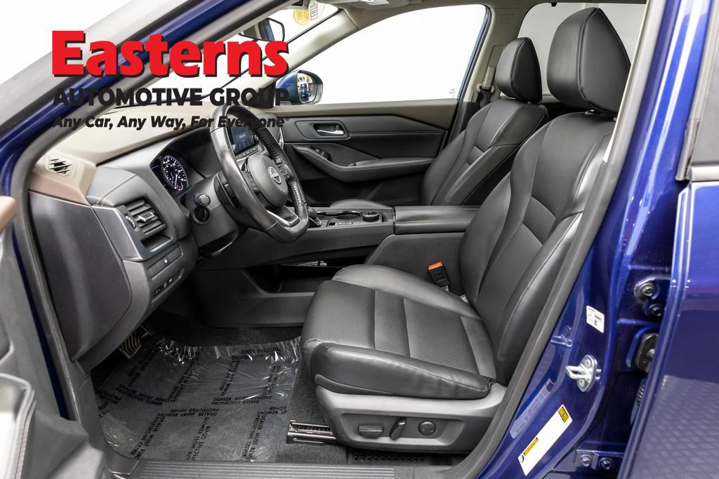 Used 2023 Nissan Rogue SV w/ SV Premium B Package AWD/4WD image 14