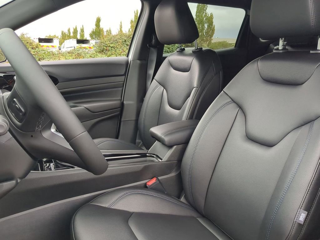 Used 2026 Jeep Compass Limited image 6