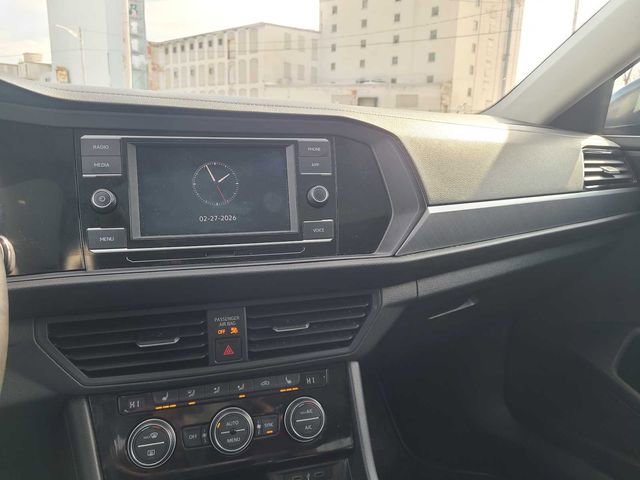 Used 2023 Volkswagen Jetta SE w/ Panoramic Sunroof Package image 29