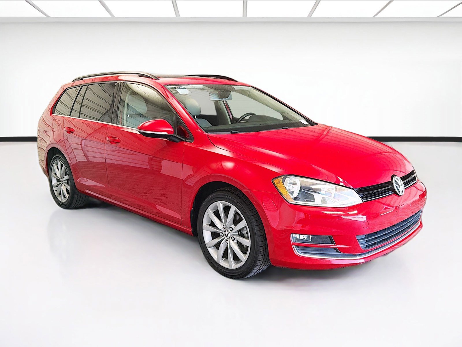 Used 2017 Volkswagen Golf SE FWD image 3