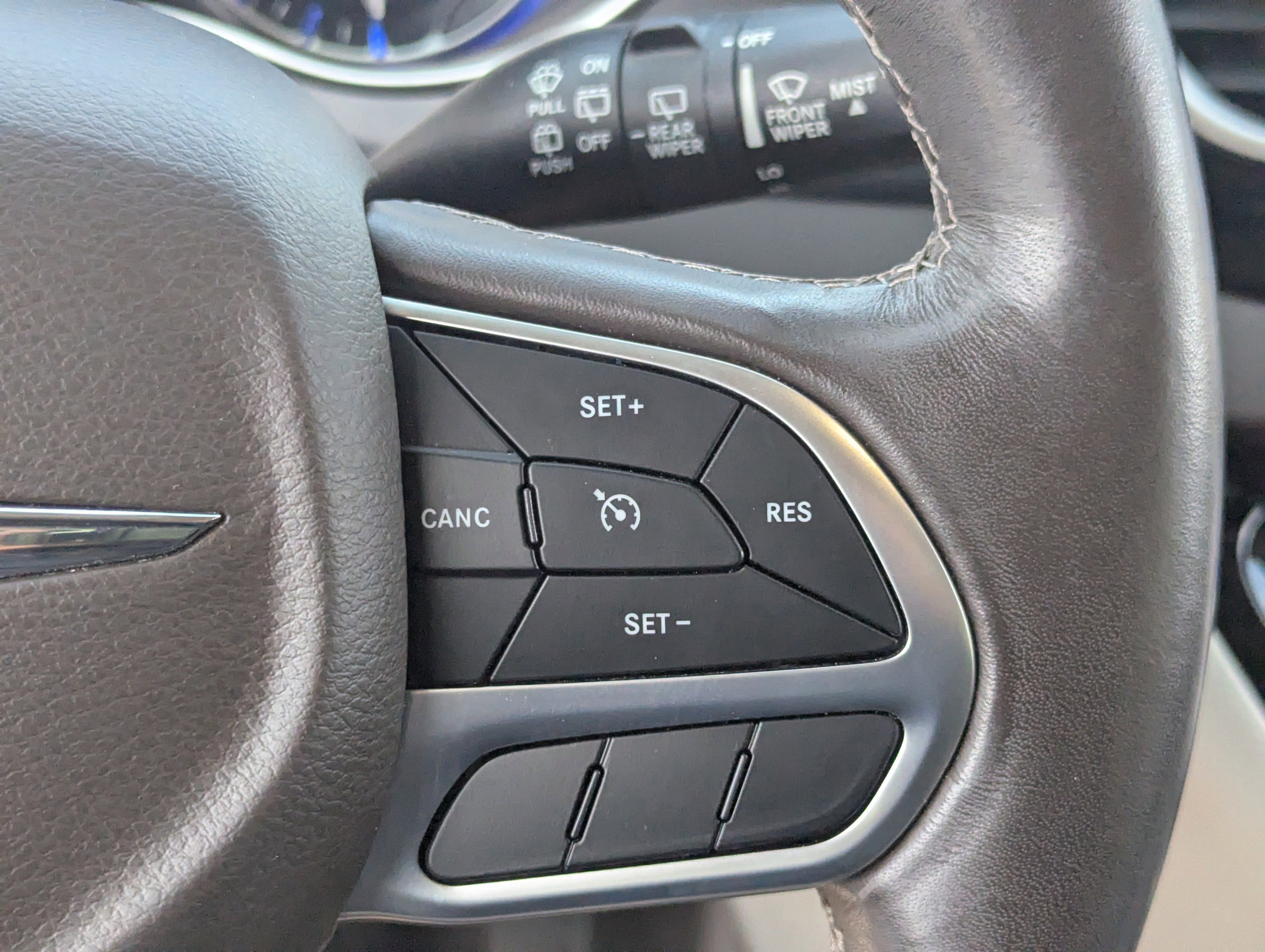 Used 2020 Chrysler Pacifica Touring-L Plus image 25