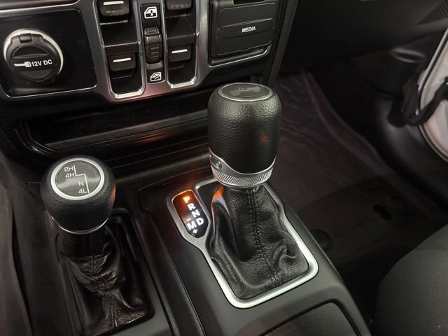 Used 2022 Jeep Wrangler Unlimited Sport image 28