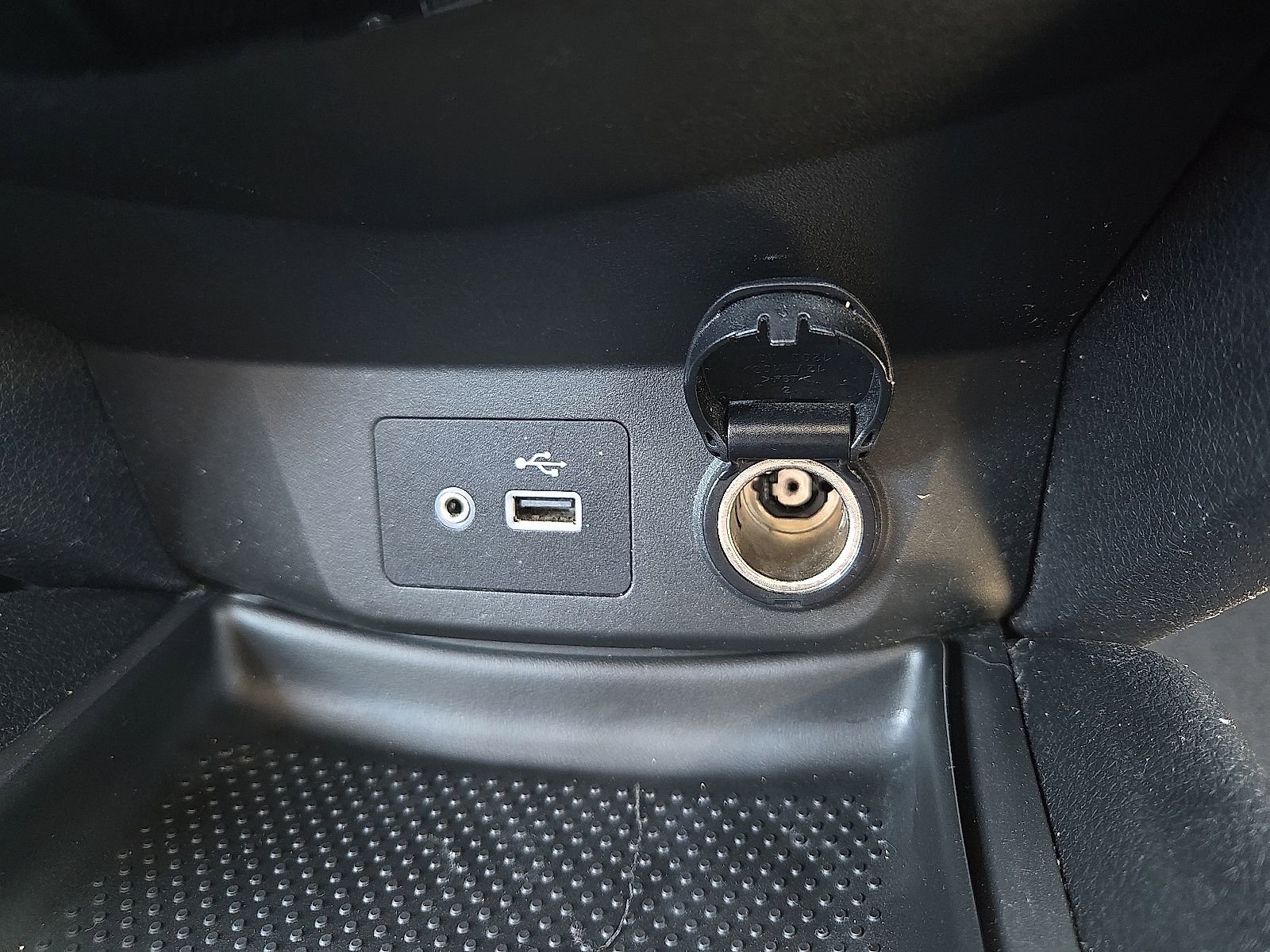 Used 2018 Nissan Rogue SV AWD/4WD image 20