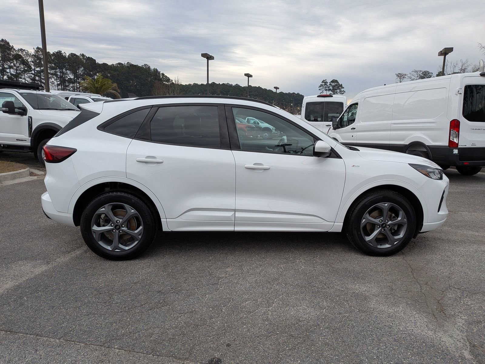 Certified 2023 Ford Escape ST-Line Select w/ Tech Pack #2 image 3