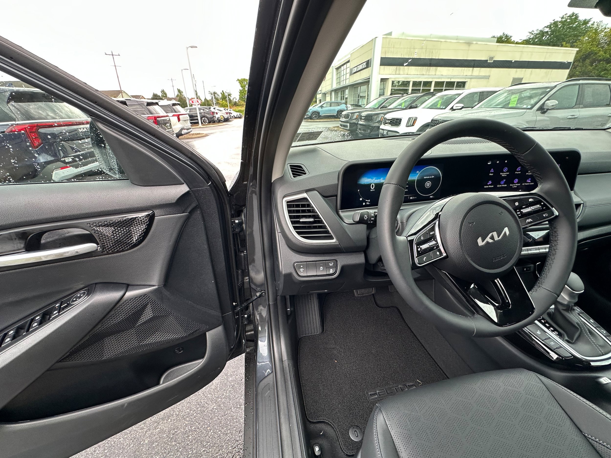 Used 2026 Kia Seltos EX AWD/4WD image 22