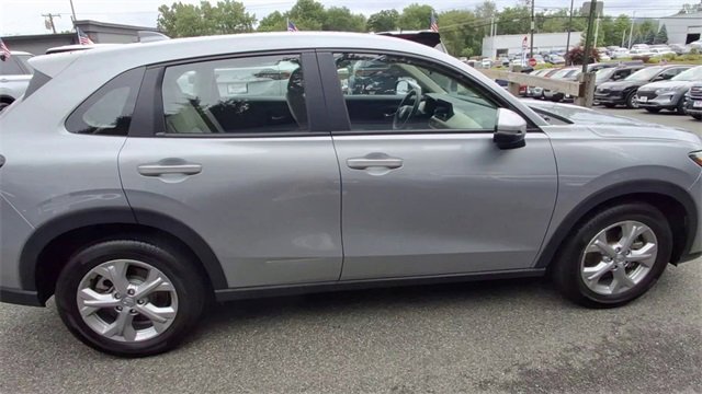Used 2025 Honda HR-V LX image 9