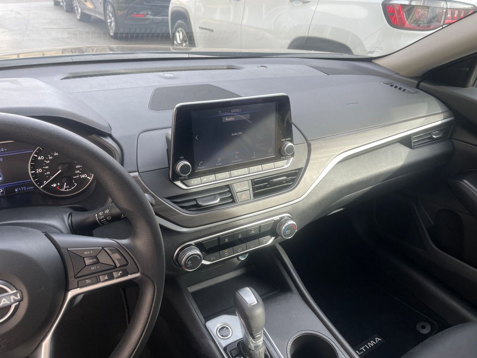 Used 2025 Nissan Altima 2.5 SV image 18