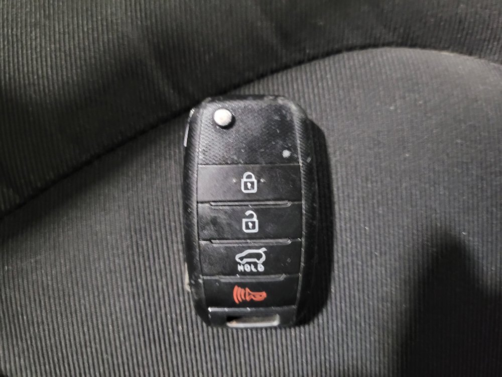 Used 2016 Kia Soul + w/ Designer's Package FWD image 32