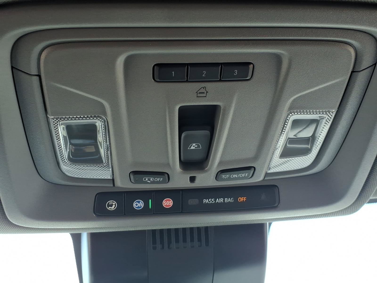 Used 2023 Chevrolet Silverado 1500 LT AWD/4WD image 18