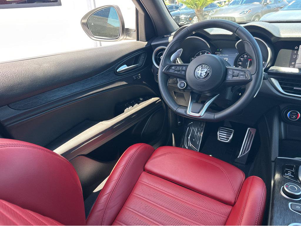 Used 2023 Alfa Romeo Stelvio Sprint RWD image 18