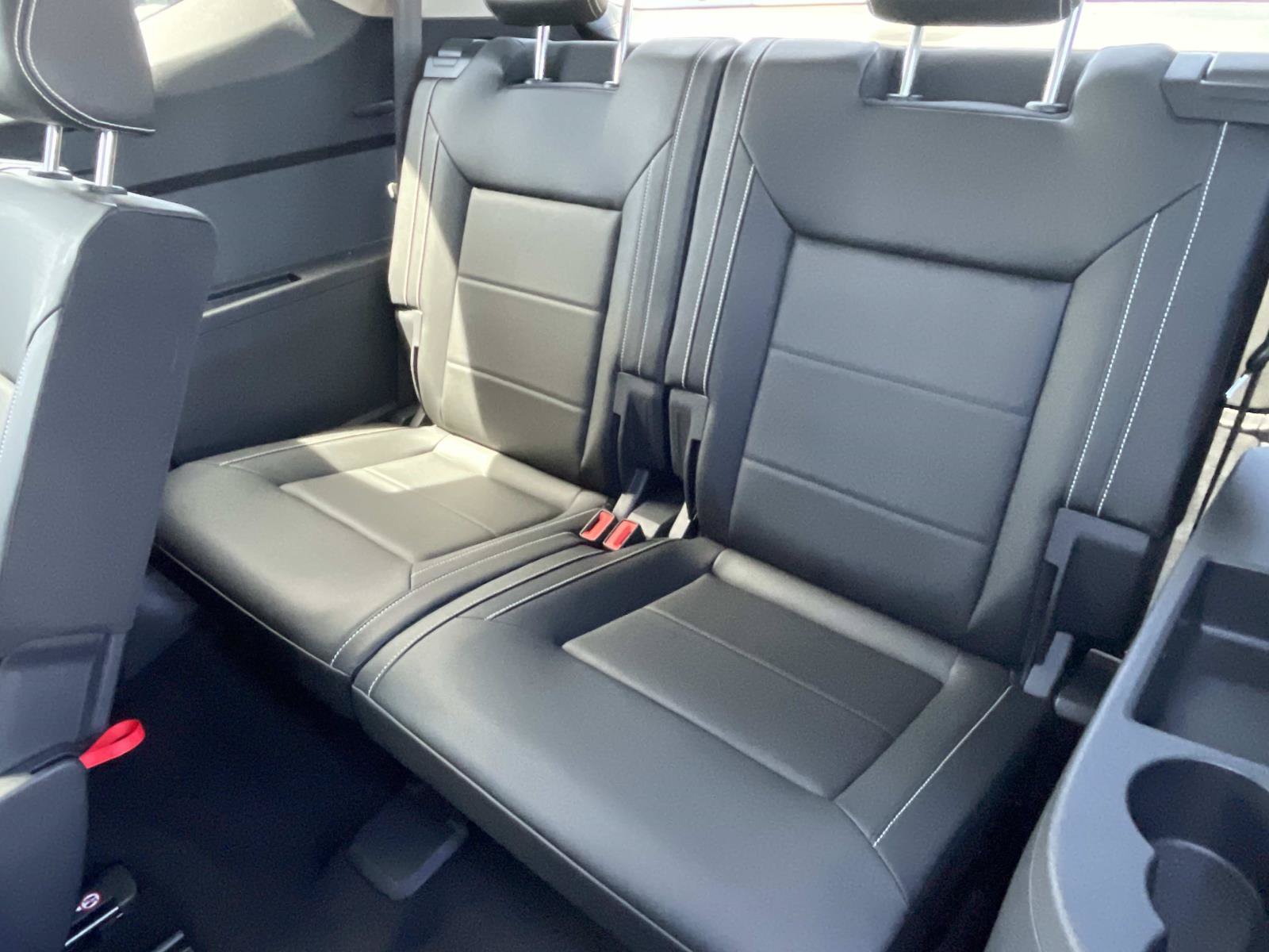 Certified 2023 Volkswagen Atlas SE w/ Black Wheel Package FWD image 26