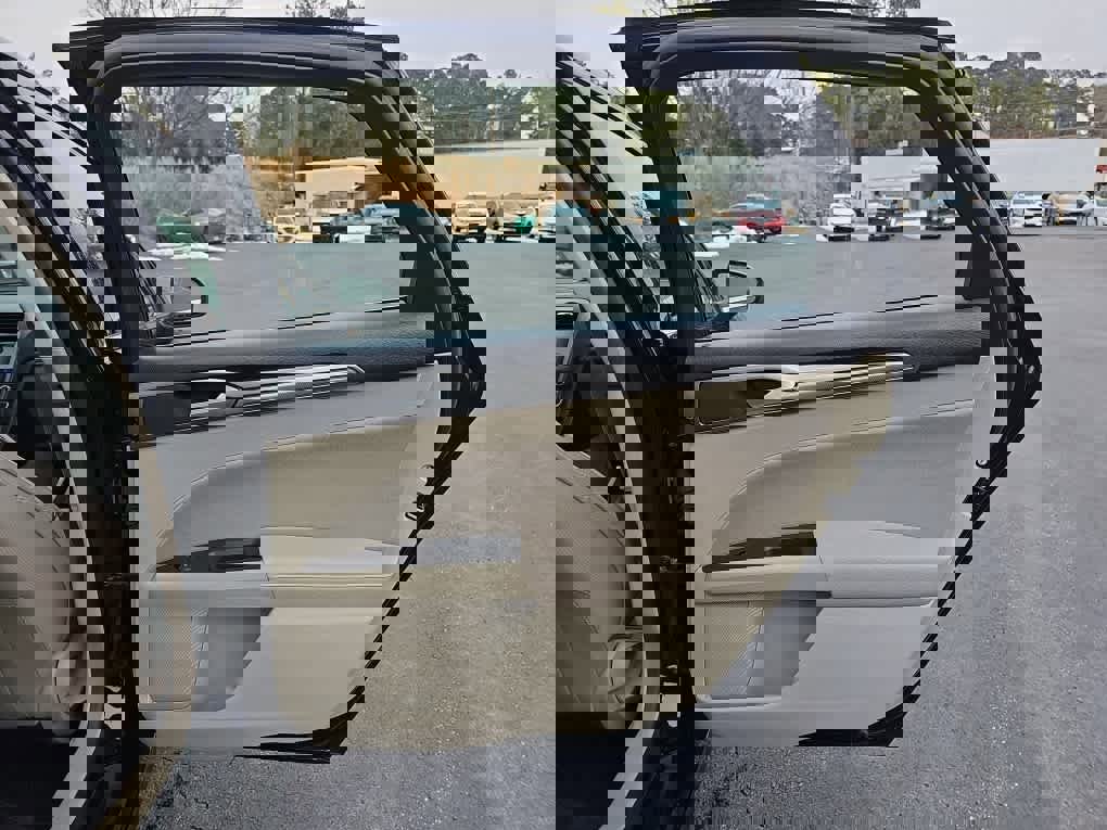 Used 2020 Ford Fusion SE image 26