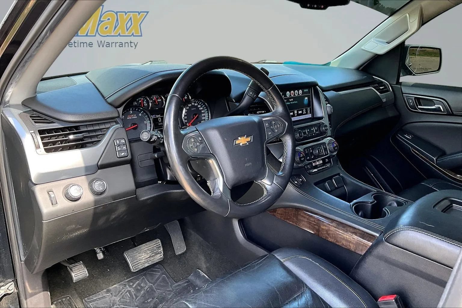 Used 2018 Chevrolet Tahoe LT w/ Z71 Midnight Edition AWD/4WD image 17