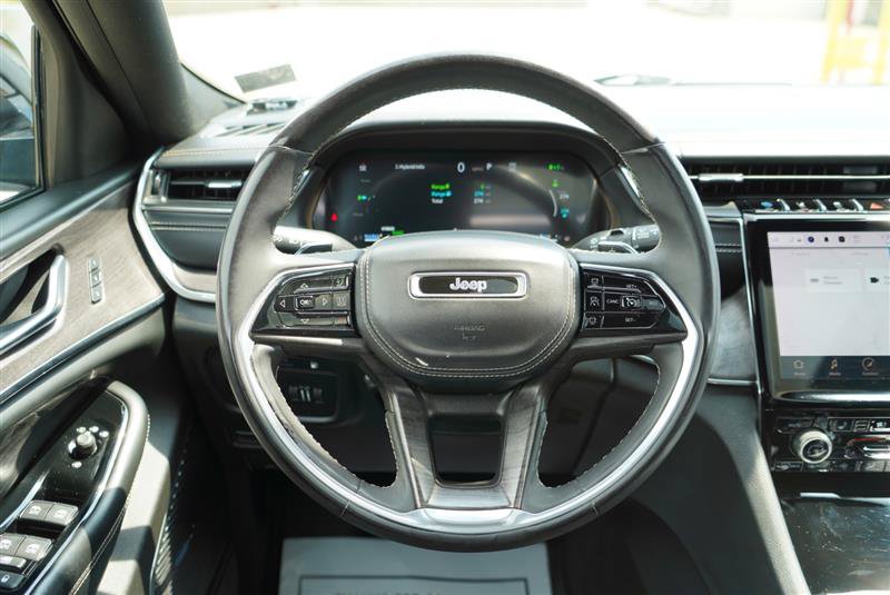 Used 2023 Jeep Grand Cherokee Overland AWD/4WD image 67