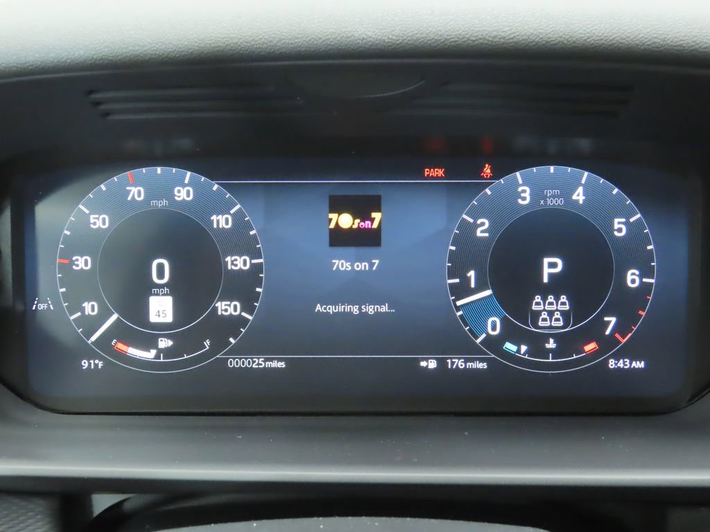 Used 2024 Land Rover Discovery Dynamic SE image 31