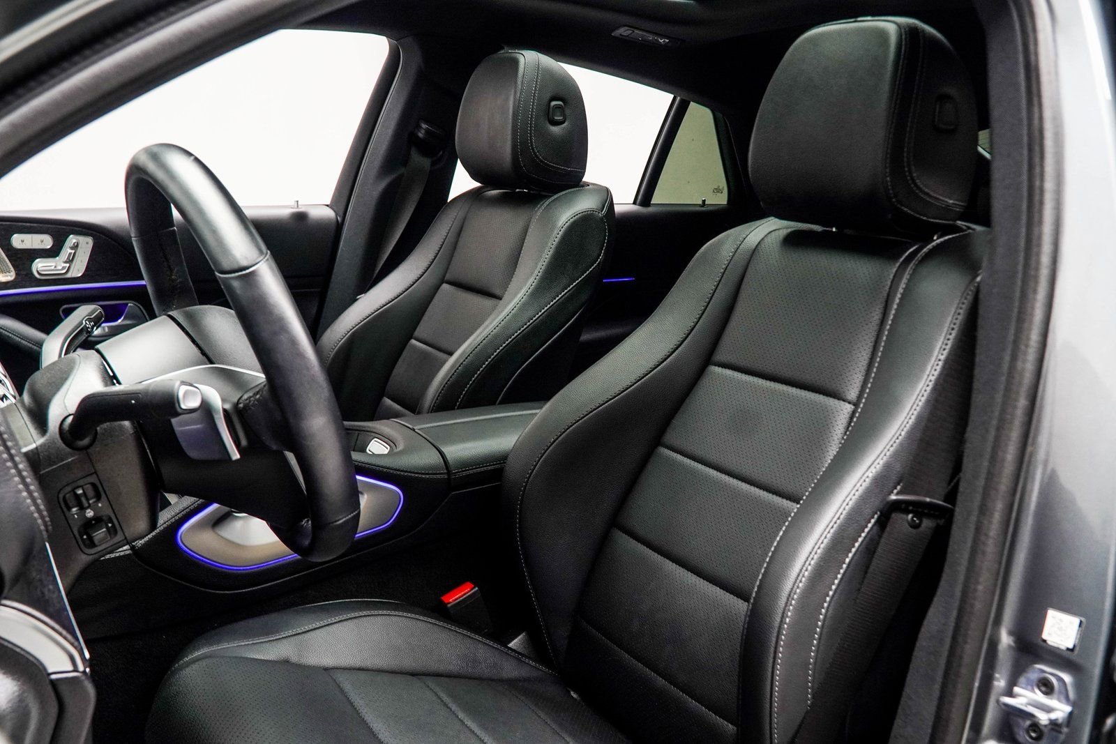 Used 2025 Mercedes-Benz GLE 450 4MATIC Coupe w/ Driver Assistance Package image 37