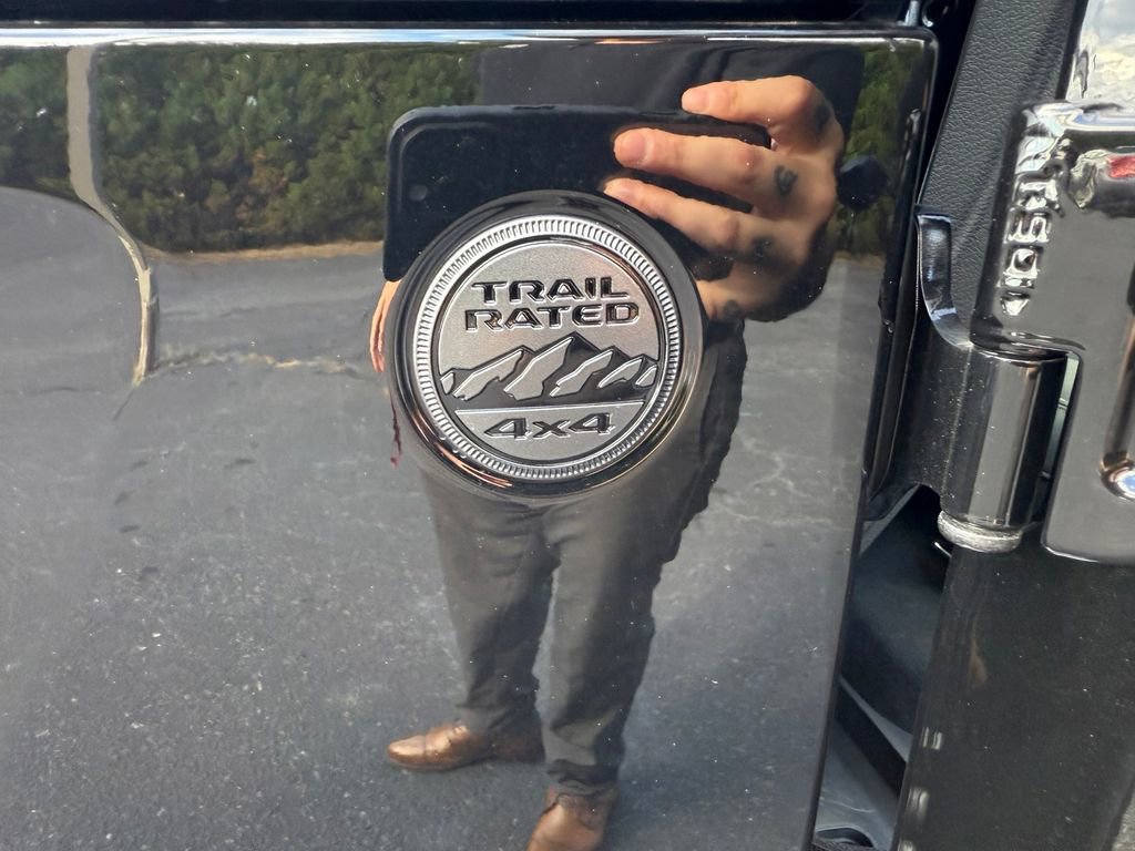 New 2025 Jeep Gladiator Sport image 9