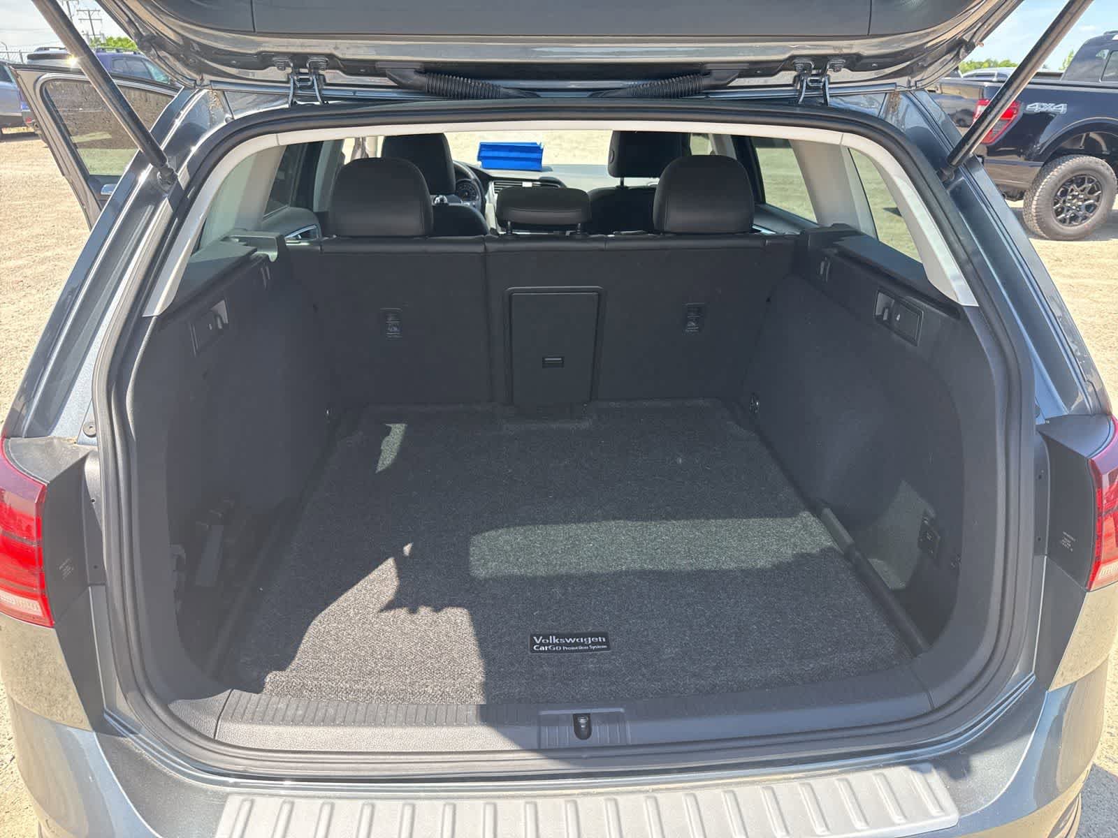 Used 2019 Volkswagen Golf Alltrack SE AWD/4WD image 16