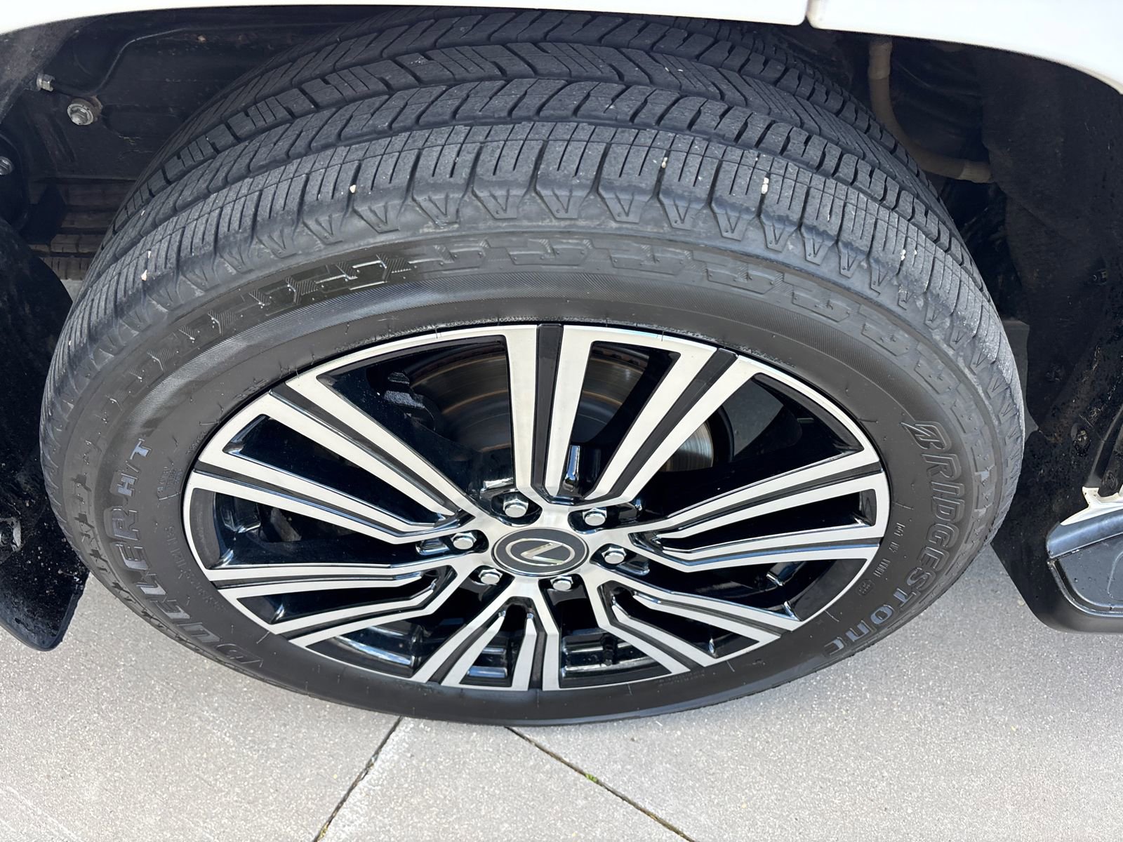 Used 2024 Lexus LX 600 4WD w/ Appearance Package image 10