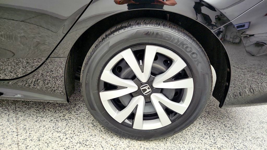 Used 2023 Honda Civic LX image 9