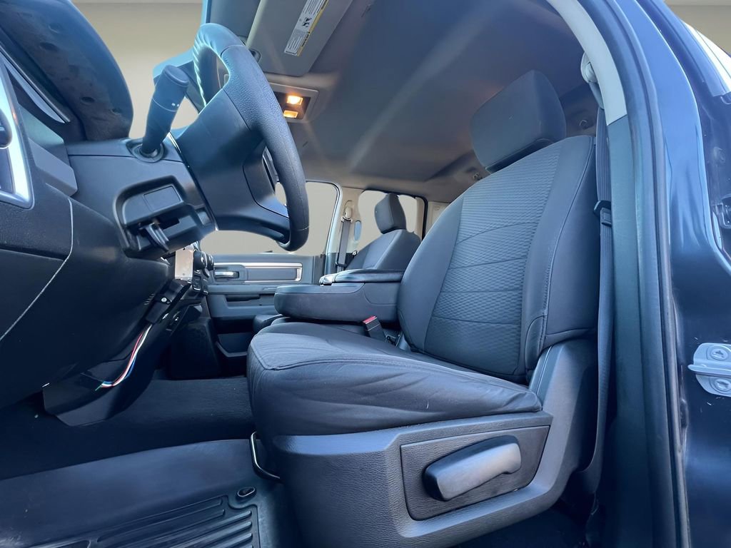 Used 2019 RAM 1500 Classic Warlock AWD/4WD image 11