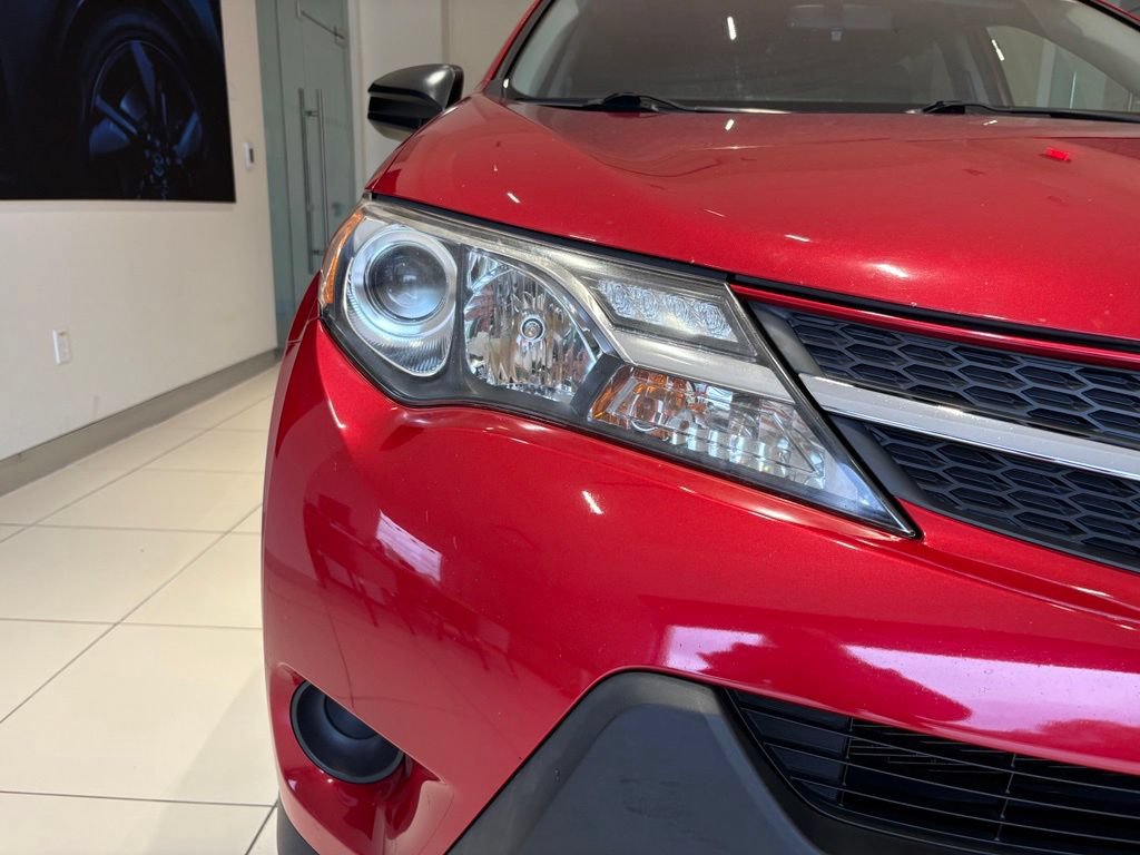 Used 2015 Toyota RAV4 LE AWD/4WD image 8