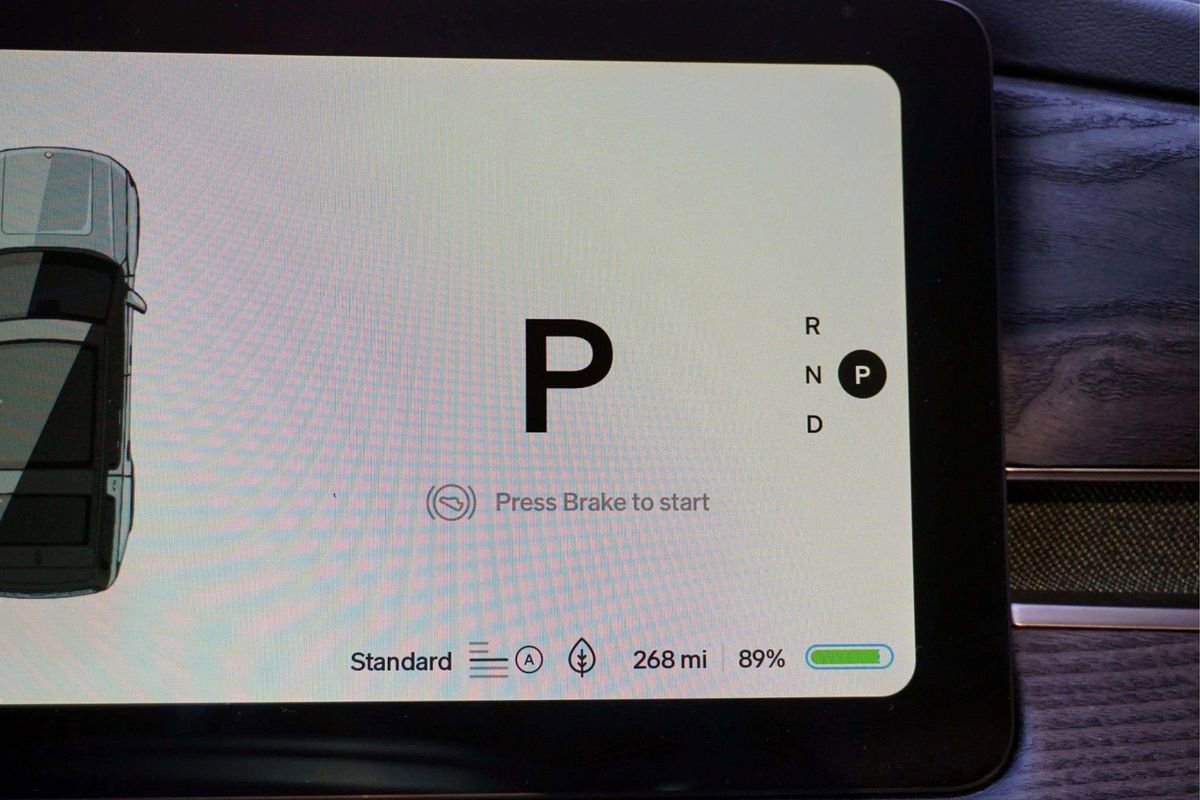 Used 2023 Rivian R1S Adventure image 31