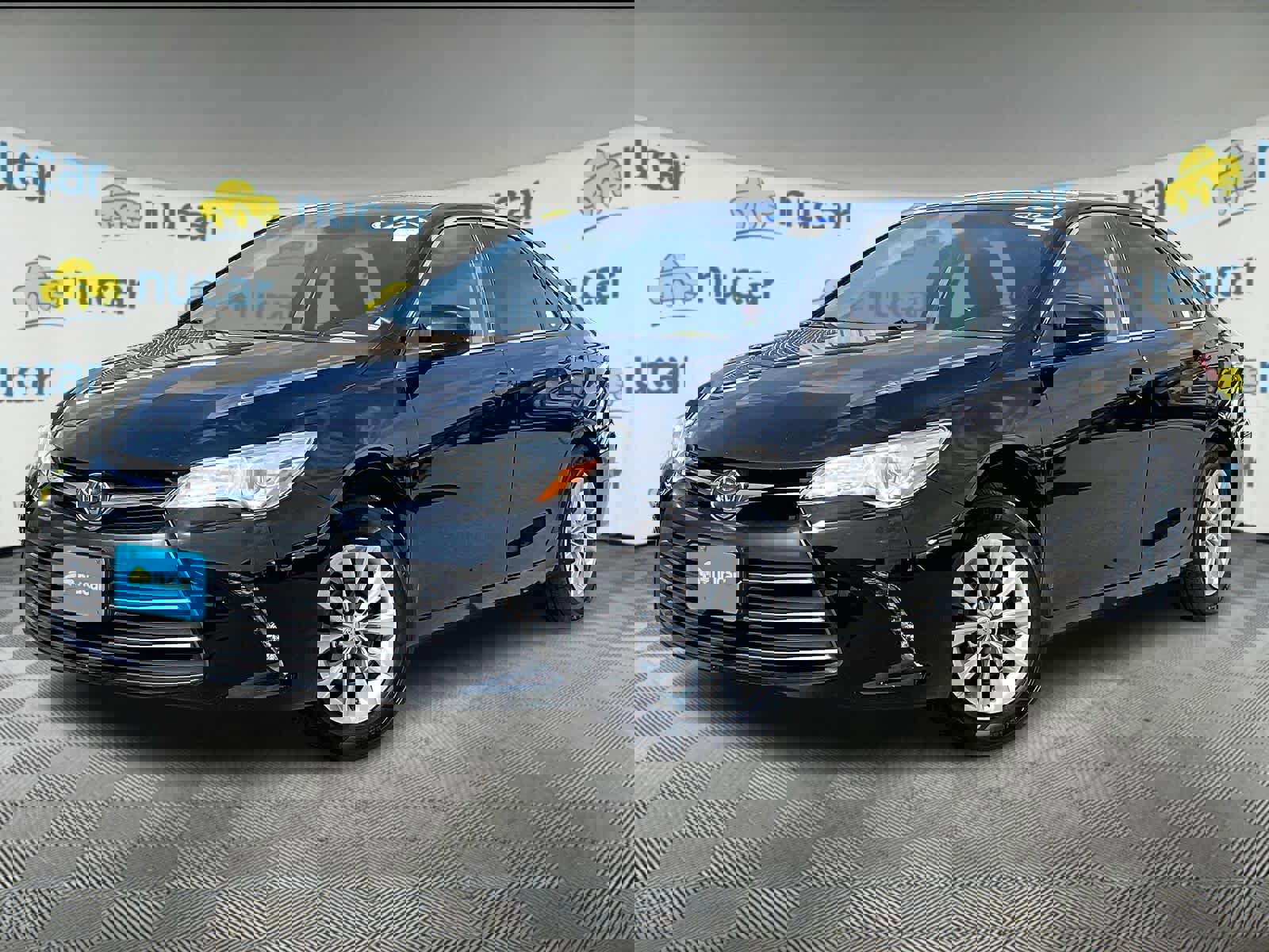 Used 2017 Toyota Camry LE image 3