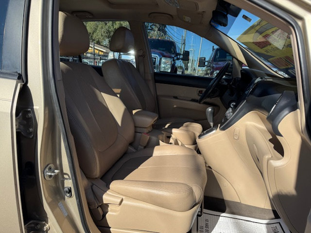Used 2007 Kia Rondo EX w/ Premium Pkg image 17