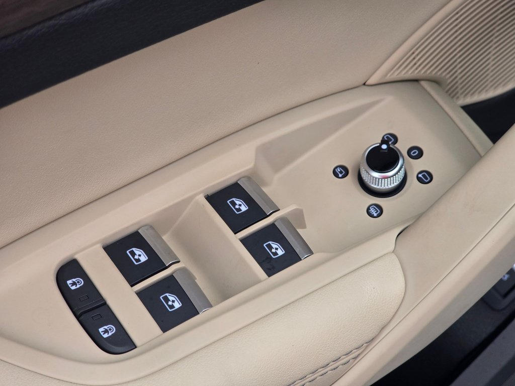 Used 2025 Audi Q5 e Prestige w/ Prestige Package AWD/4WD image 37