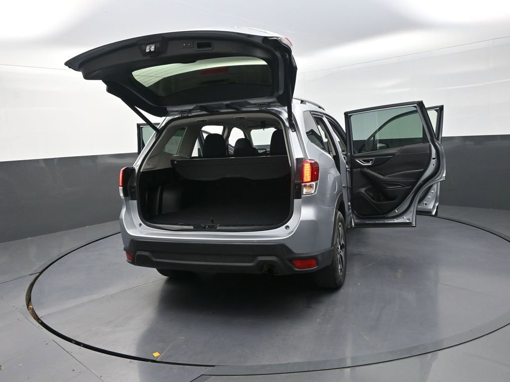 Used 2023 Subaru Forester Premium image 36