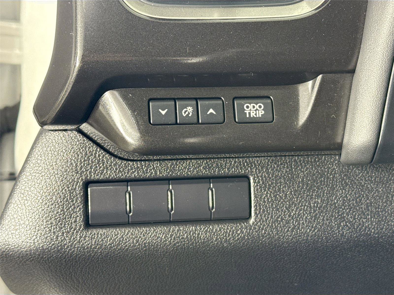 Used 2020 Lexus UX 200 image 13