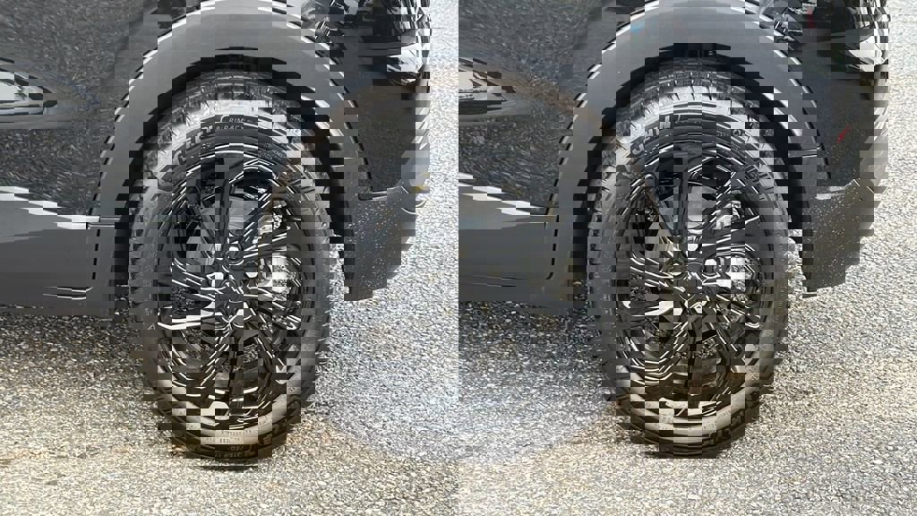 New 2027 Chevrolet Bolt RS w/ Technology Package image 9