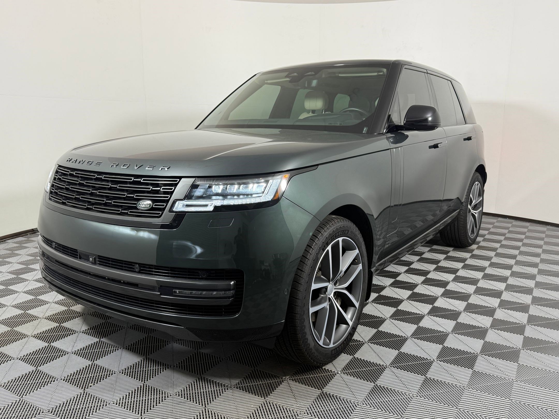 Certified 2024 Land Rover Range Rover SE