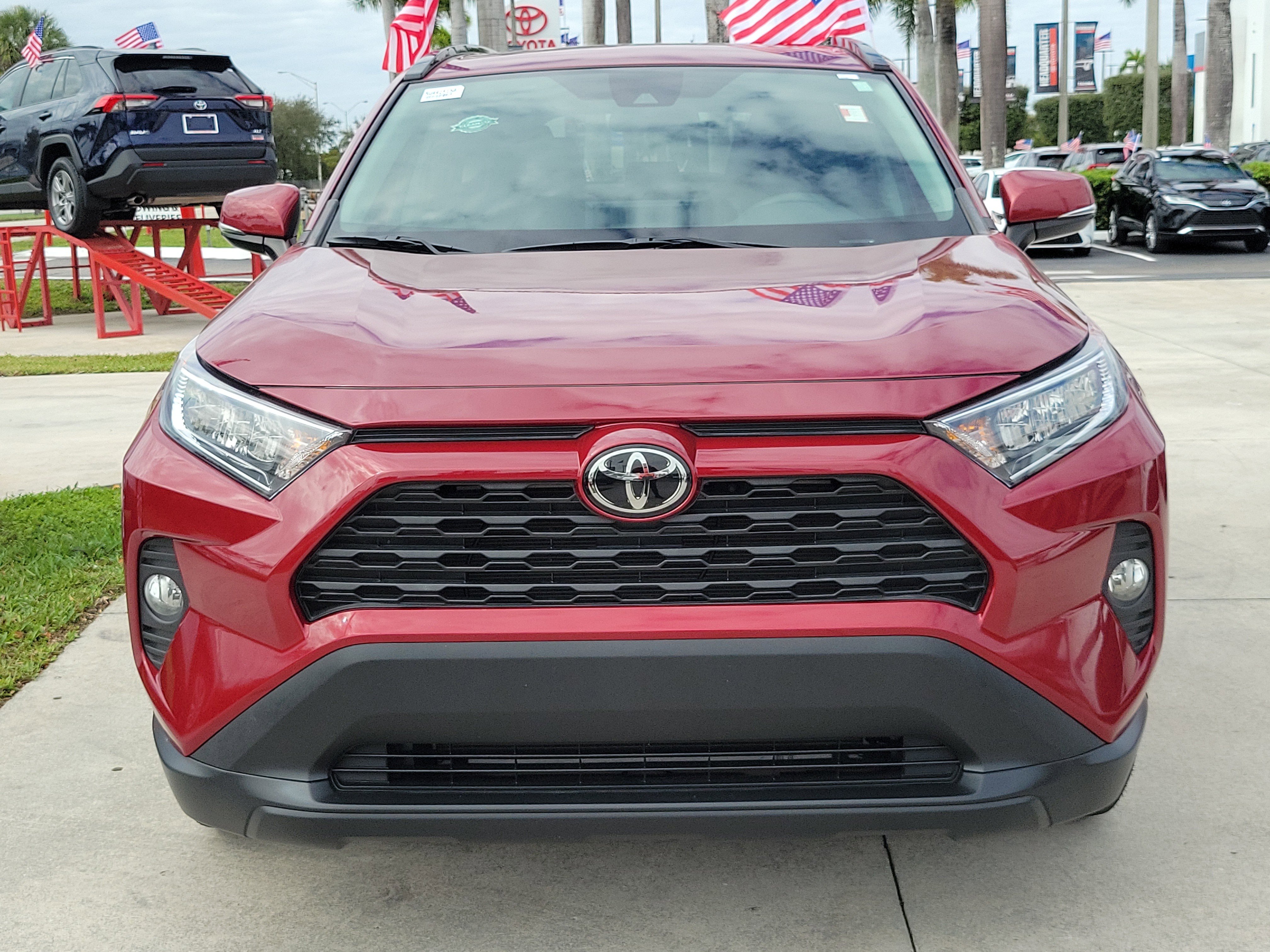 Used 2021 Toyota RAV4 XLE image 4