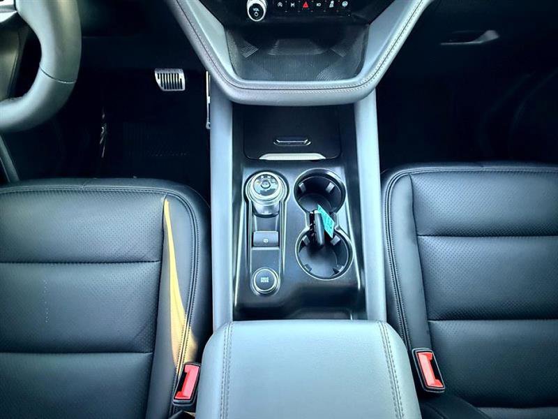 Used 2025 Ford Explorer Active image 39