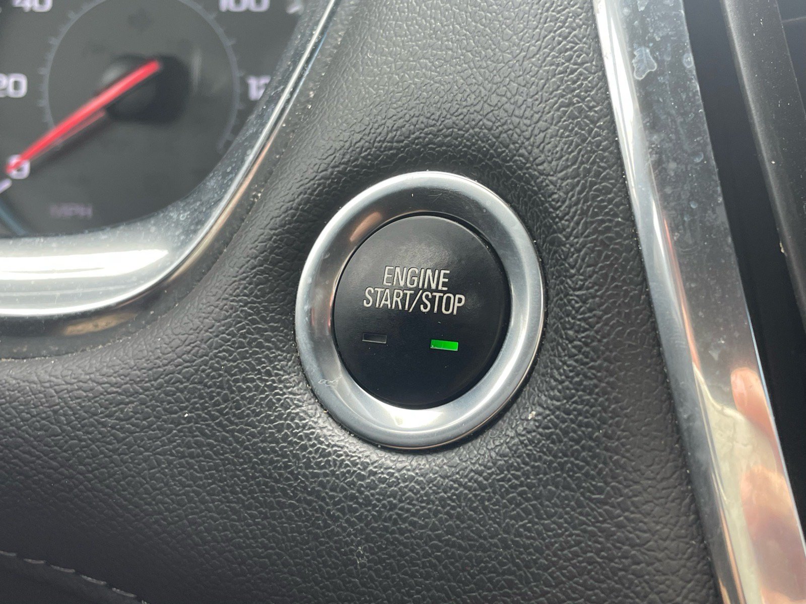 Used 2023 Chevrolet Traverse LT FWD image 12
