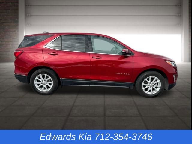 Used 2018 Chevrolet Equinox LT image 2