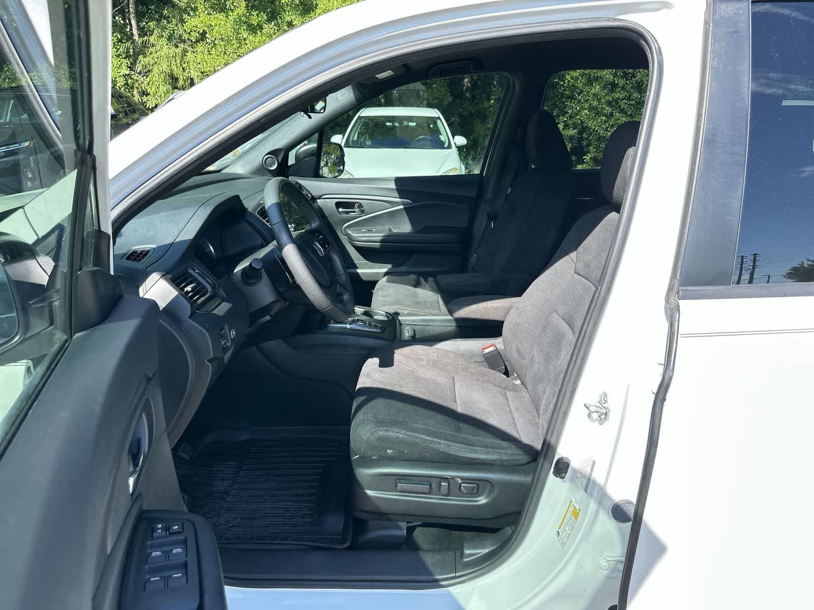 Used 2022 Honda Pilot Sport image 2