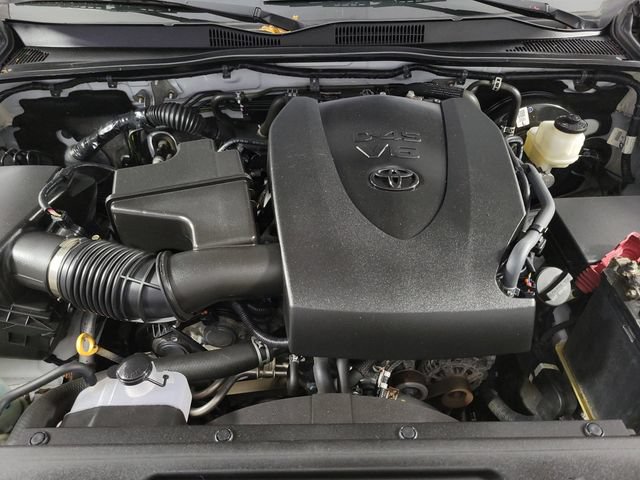 Used 2022 Toyota Tacoma SR5 AWD/4WD image 14