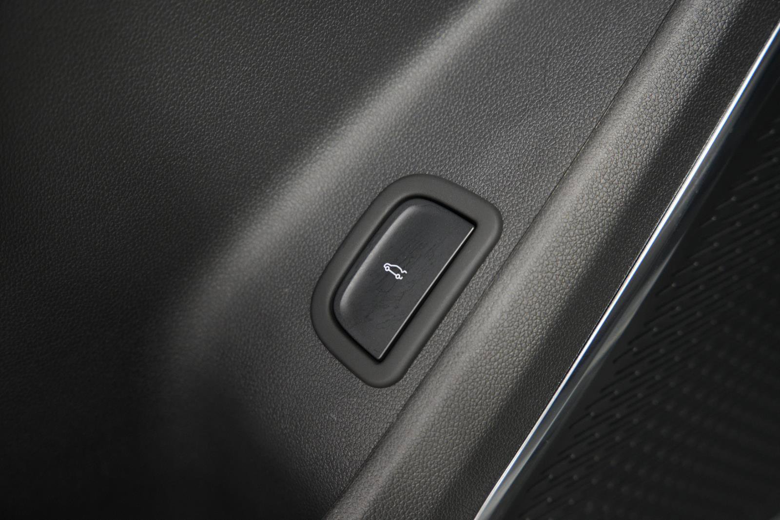 Used 2025 Chevrolet Traverse High Country w/ LPO, Floor Liner Package image 30