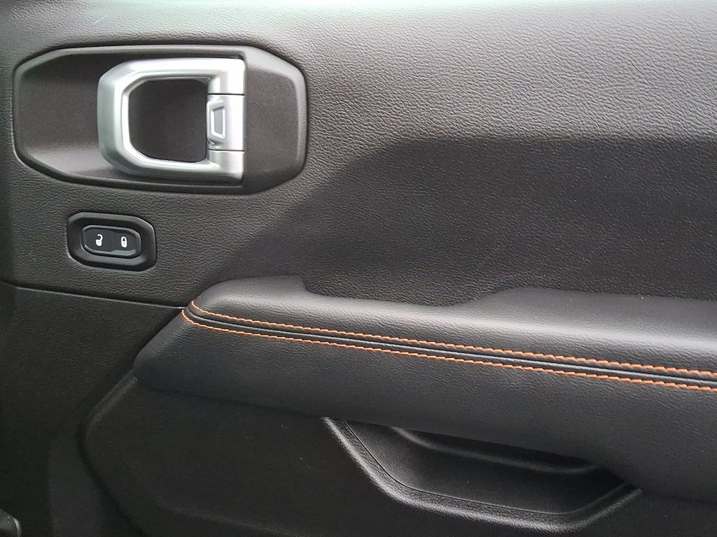 Used 2023 Jeep Gladiator Mojave w/ Cold Weather Group image 10