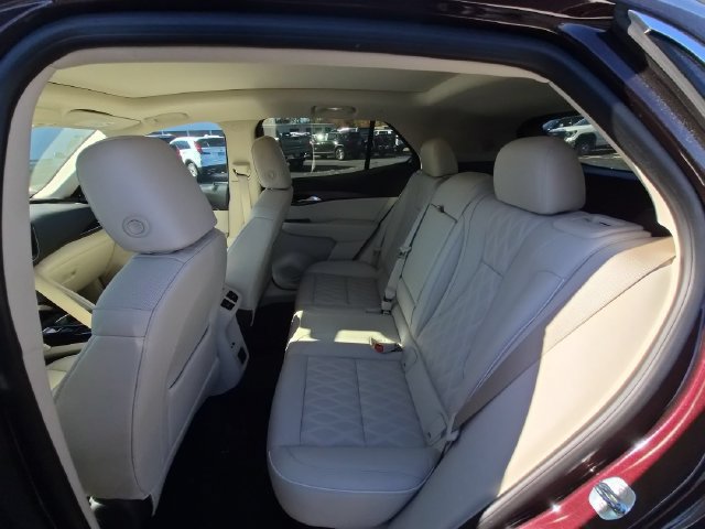 Certified 2021 Buick Envision Avenir w/ Technology Package II AWD/4WD image 30