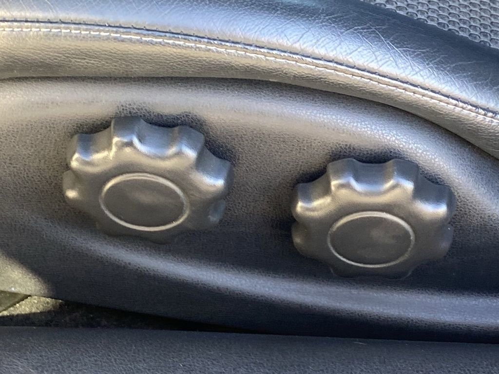 Used 2016 Nissan 370Z Touring image 16